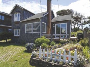 'The Beach House' - An Historic Cannon Beach Home.
