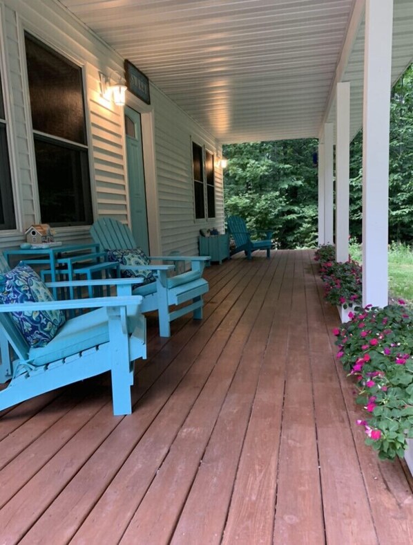 Front porch 🌺 🌸 