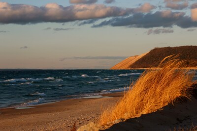 Immaculate, new build home, perfect for couples, close to Sleeping Bear Dunes