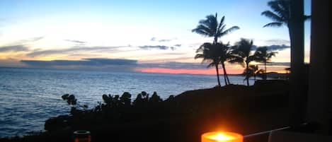 Candlelight and cocktails on the lanai at sunset!