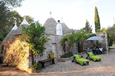 Very personal Trullo in a quiet, fenced olive grove, German owner