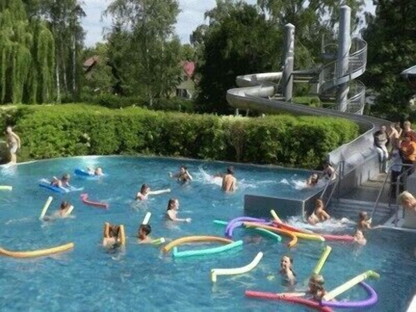 Freibad Neuenhagen mit Rutsche - 2 Min hinter der Fewo im Naturschutzgebiet