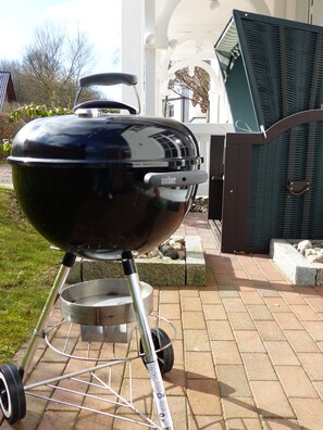 Weber Grill (mit Thermometer)