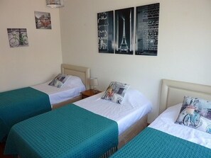Bedroom 2,3 singles or 1 double and 1 single