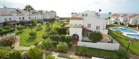Vue depuis la master room - terrasse supérieure