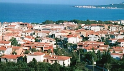 Spazioso appartamento a La Caletta, a pochi minuti dalla spiaggia