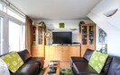 TV 42" LED, SKY Q +FREE Wireless Internet, 2x 3-seat sofas to lay watch movies