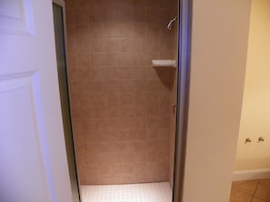 private bathroom in 2nd bedroom
