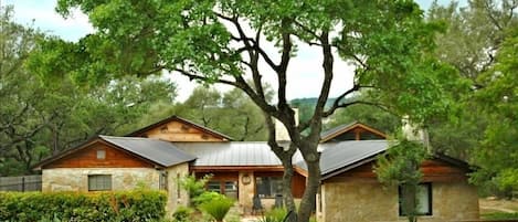 Center Court Yard with native landscaping