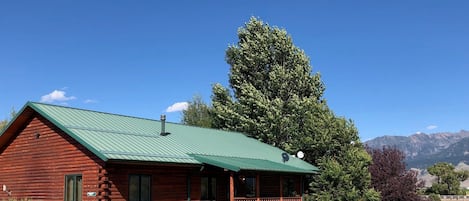 Moose Horn Lodge.