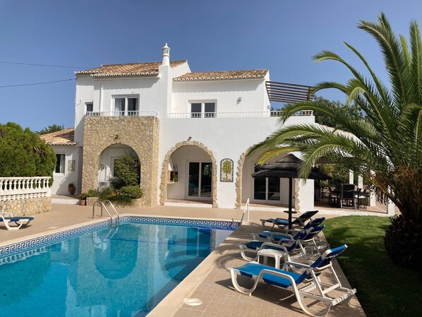 Casa Lucile villa front view