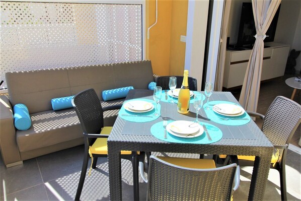 Outdoor dining