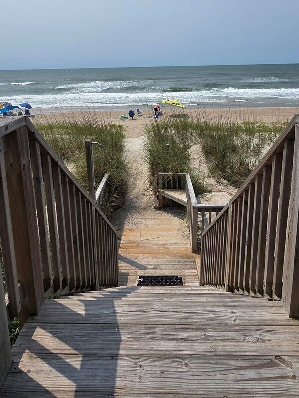 walkway to beach