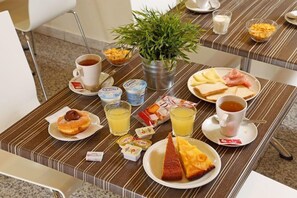Breakfast meal