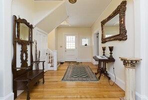 Foyer facing Front Door
