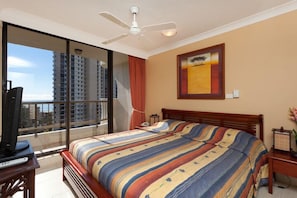 Master bedroom - King size bed opens to 10 meters of front balcony - ocean views