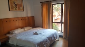 Marina Court 3 Bedroom Apartment