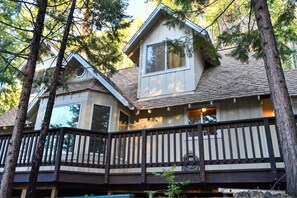 Front of cottage.