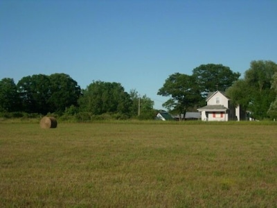 Come Getaway & Relax Up On The Farm Just Min's From Mackinaw City/Bridge/Island