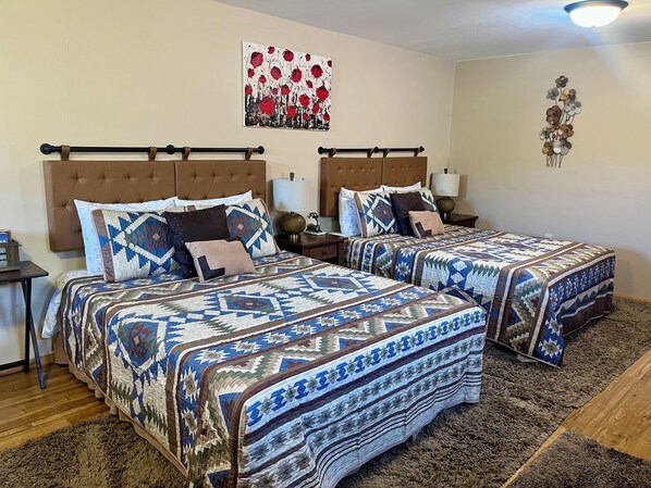 2 Qween Beds