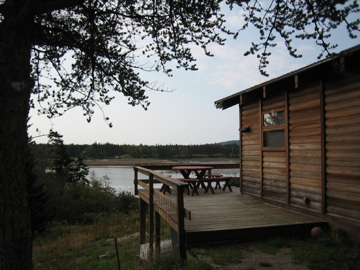 Private Waterfront Redwood Cottage on Harbor Near Acadia (Schoodic Point)