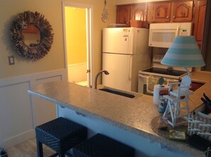 Kitchen with breakfast bar