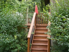 Steps from the deck to the yard