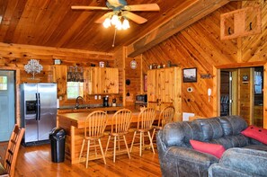 Eula Mae- Ocoee River Cabin Rentals