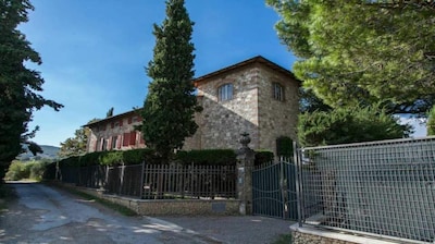 Villa auf dem Land Siena mit Pool und Blick auf den Park Val di Chiana