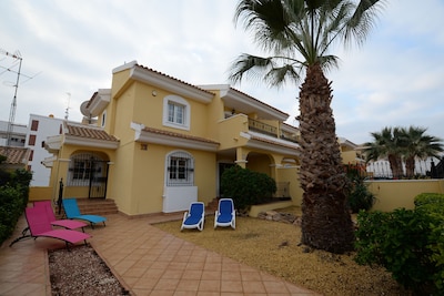 Family friendly 3 Bedroom Luxury villa adjacent large communial pool Los Dolses