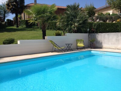 Villa with pool beautiful view of hills and Pyrenees