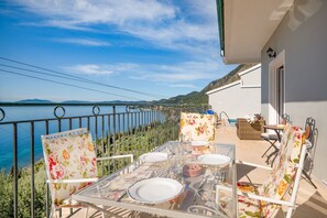 Blissful balcony views