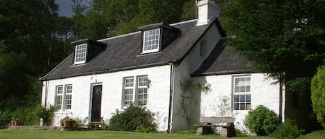 Dubh Loch Cottage