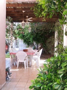 Quiet cottage on a banana plantation. Puerto Santiago. Tenerife