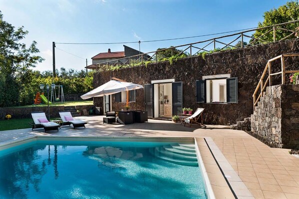 Building Exterior, Outdoor, Pool