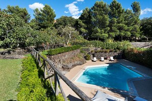 Building Exterior, Outdoor, Pool