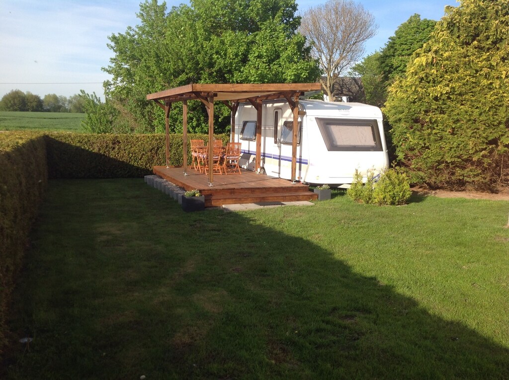 Caravane indépendante avec terrasse privée - Garz/Rügen