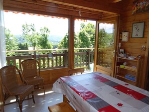 la baie vitrée en été