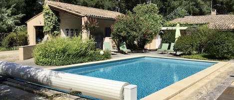 Piscine et pool housse