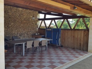 Outdoor dining