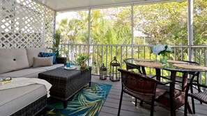 Lanai 1