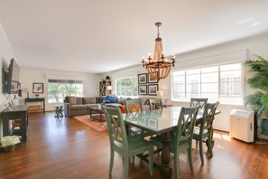 Spacious living and dining area with kitchen dining area make this the ideal property to accommodate 7 comfortably