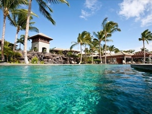 The pool is the best in the Mauna Lani....waterfall, jacuzzi ....very large!!!
