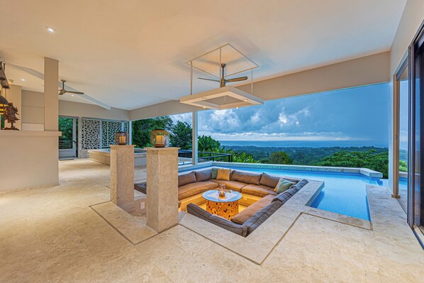 Oceanfront sunken seating area