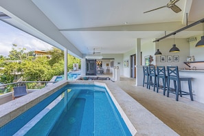 Did he say the Whirlpool seats 12.....&...next to WET BAR (seats 4)