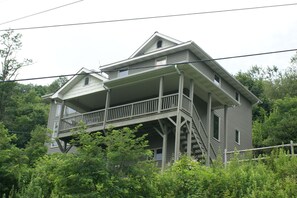 Mtn View Front of Home  with front porch. 