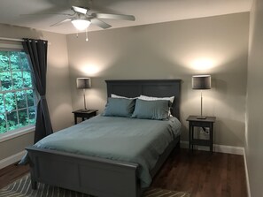 Queen Size Bedroom