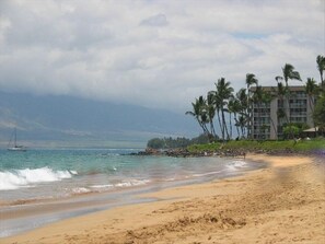 We are steps from Kamaole Beach II.