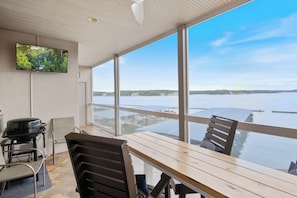 Smart TV on Patio with GREAT View!