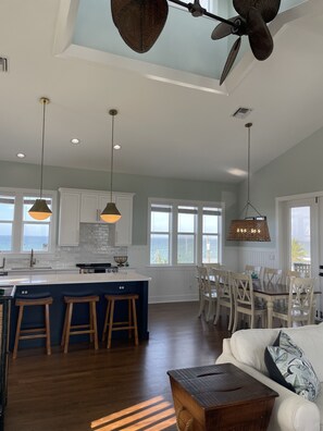 Tall ceilings with bright cupola. Beautiful waterfront views from every window.